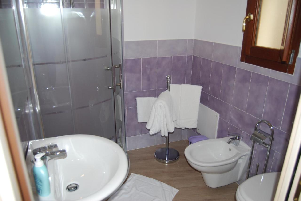 B&B Colti Di Rosa Castelsardo Quarto foto